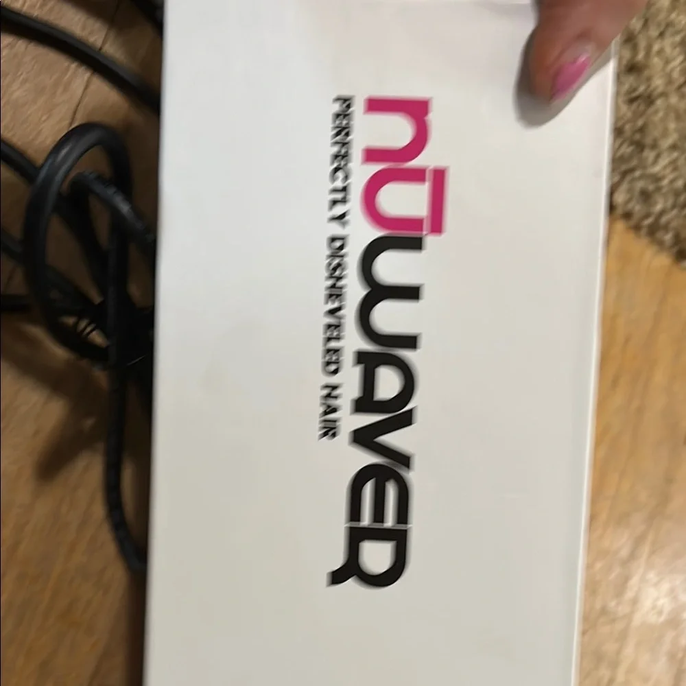 NuWaver‎ hair styler - like new - comes with box